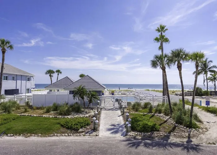 Stunning Gulf Front 3br In Redington Shores Pool Balcony Pet Friendly * Clearwater Beach