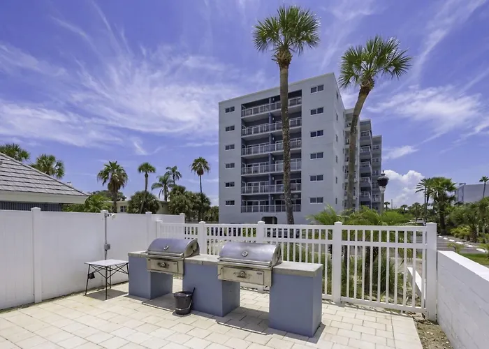 Stunning Gulf Front 3br In Redington Shores Pool Balcony Pet Friendly